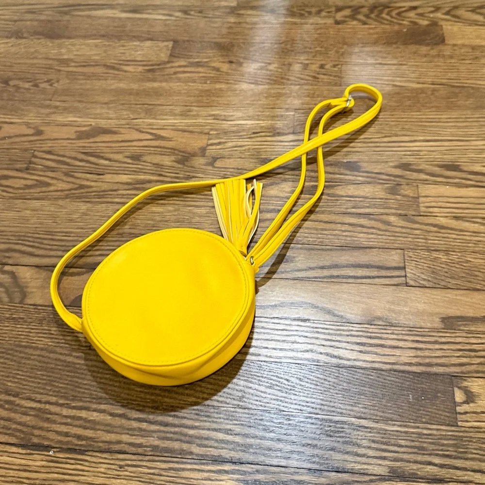 Art Class Yellow Girls Round Crossbody Bag
